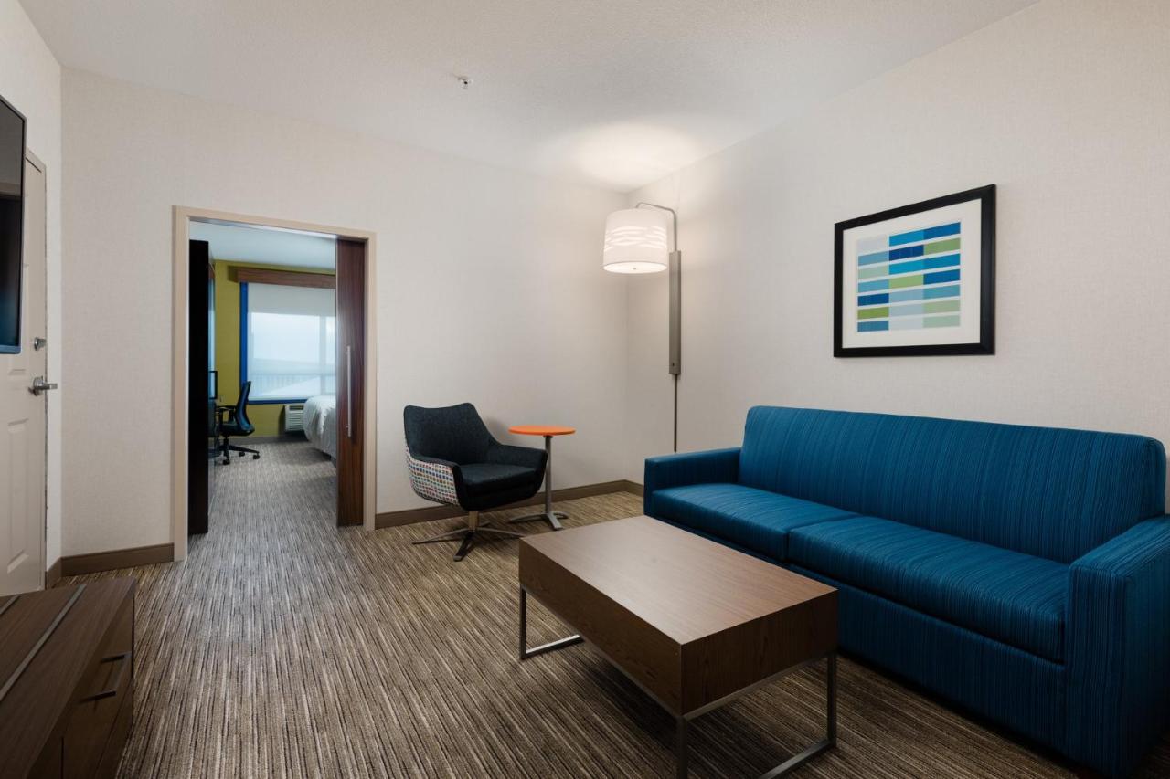 Holiday Inn Express Grande Prairie By Ihg Exterior photo