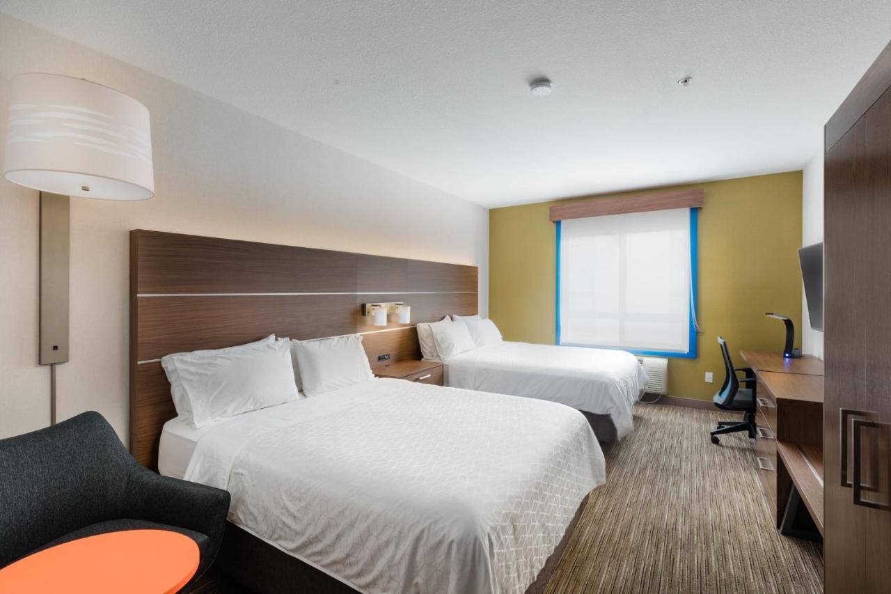 Holiday Inn Express Grande Prairie By Ihg Exterior photo