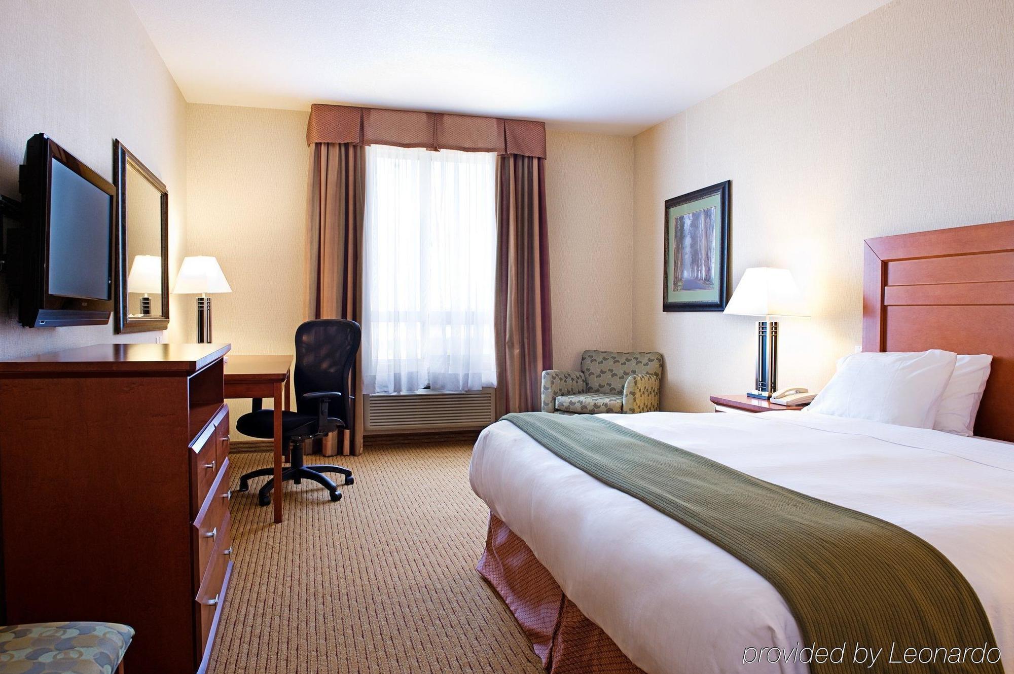 Holiday Inn Express Grande Prairie By Ihg Exterior photo