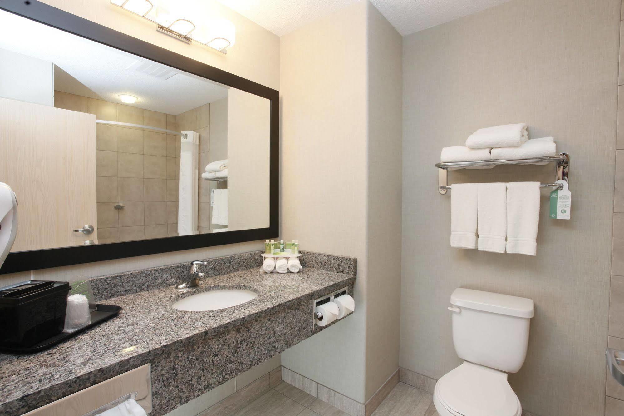 Holiday Inn Express Grande Prairie By Ihg Exterior photo