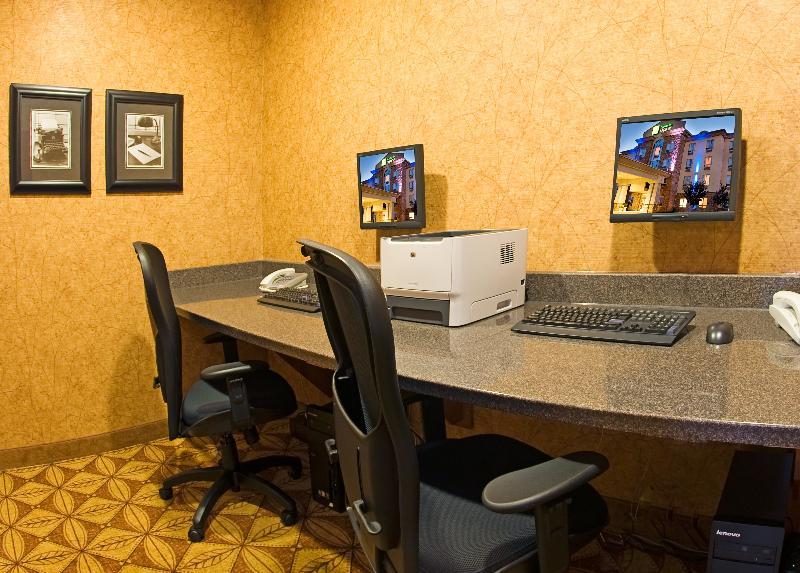Holiday Inn Express Grande Prairie By Ihg Exterior photo